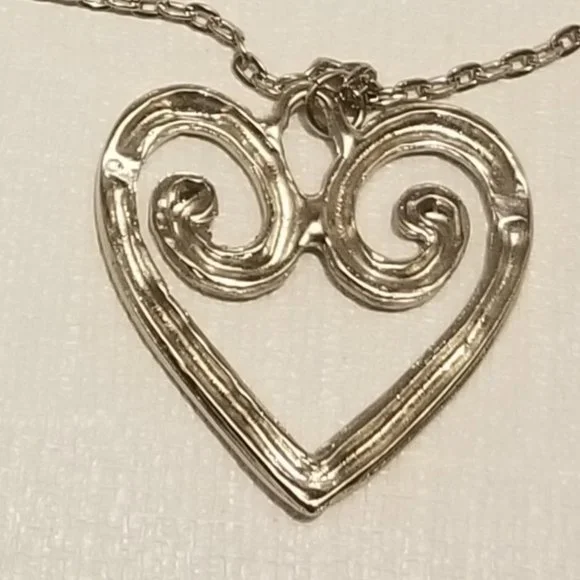 Vtg silvertone necklace with heart-shaped pendant - Picture 5 of 7